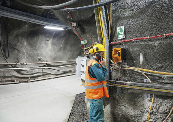 礦用拉線閉鎖電話 礦用拉線閉鎖電話