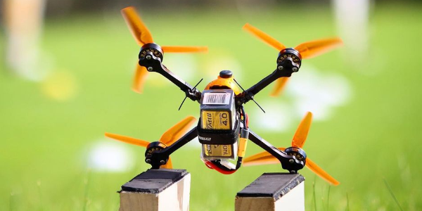 5寸競(jìng)速FPV無人機(jī)