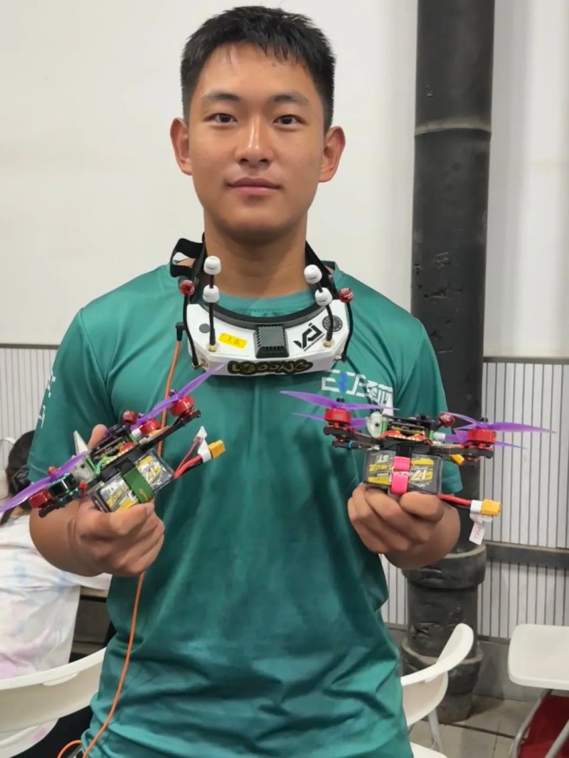 V6新品一電難求 V6新品一電難求