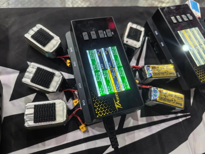 Tattu 無人機足球電池和充電器 Tattu 無人機足球電池和充電器