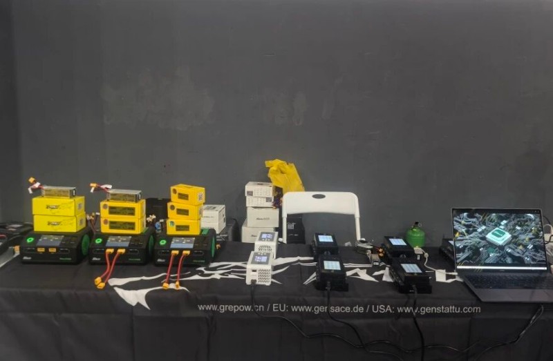 Tattu 無人機足球電池和充電器 Tattu 無人機足球電池和充電器